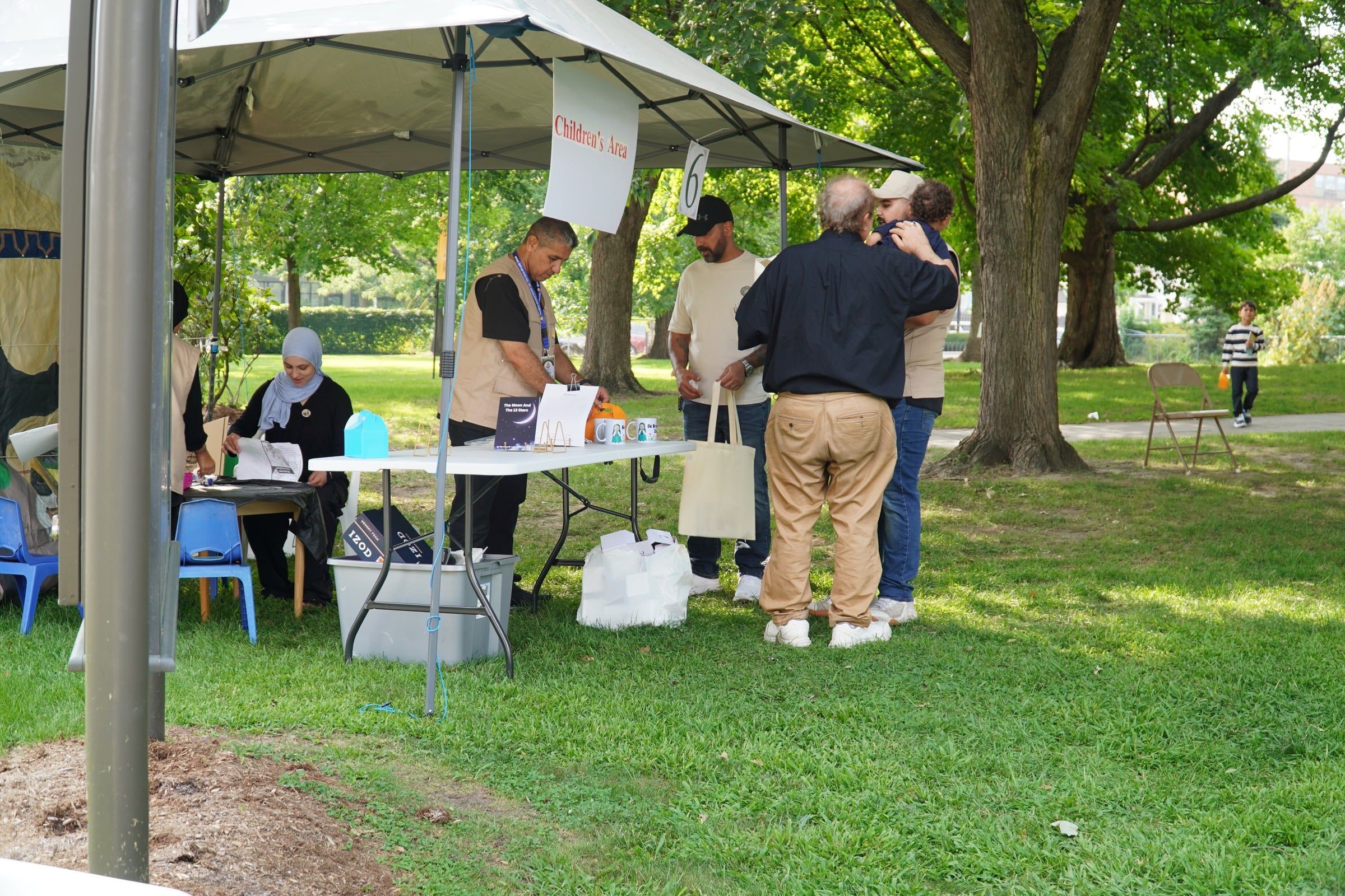 Volunteers at work — Moe-kib 2024